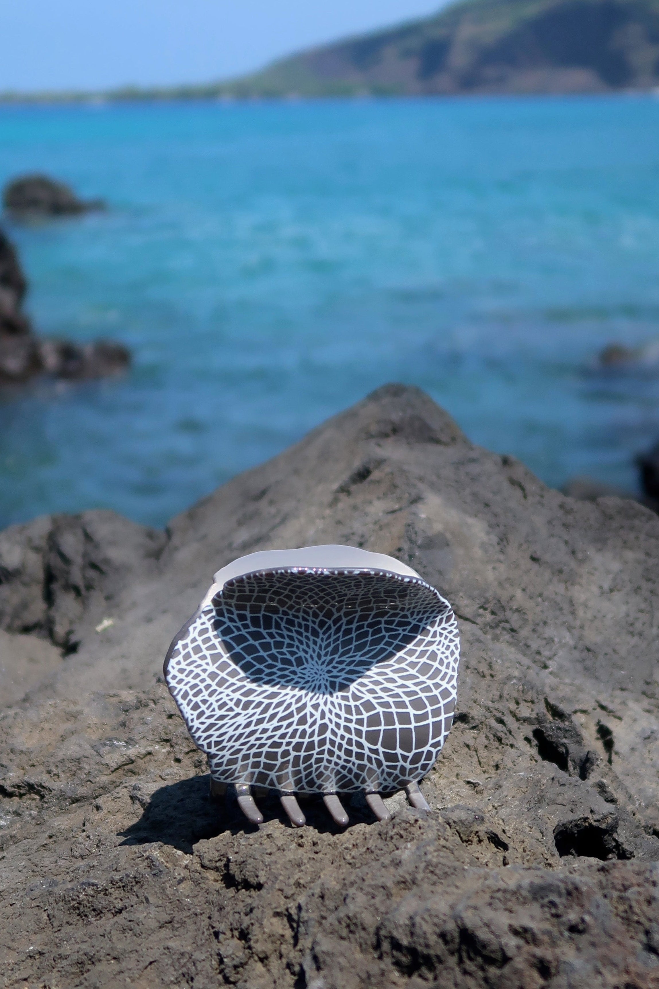 'Upena Hair Clip - Glossy Grey
